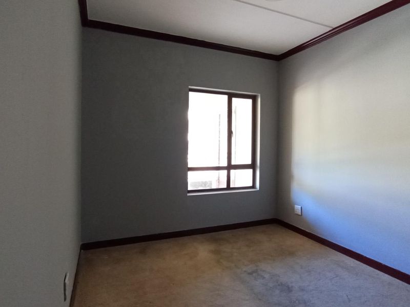 Modern 2 Bedroom Apartment with Garden Views in Rosa Royale, Summerset - Photo 8
