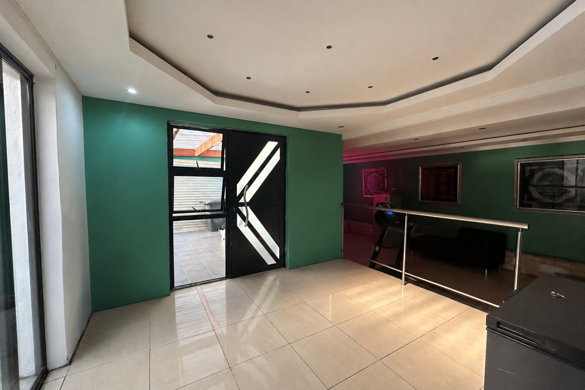 2 Bedroom house for sale in Portlands  - Photo 4