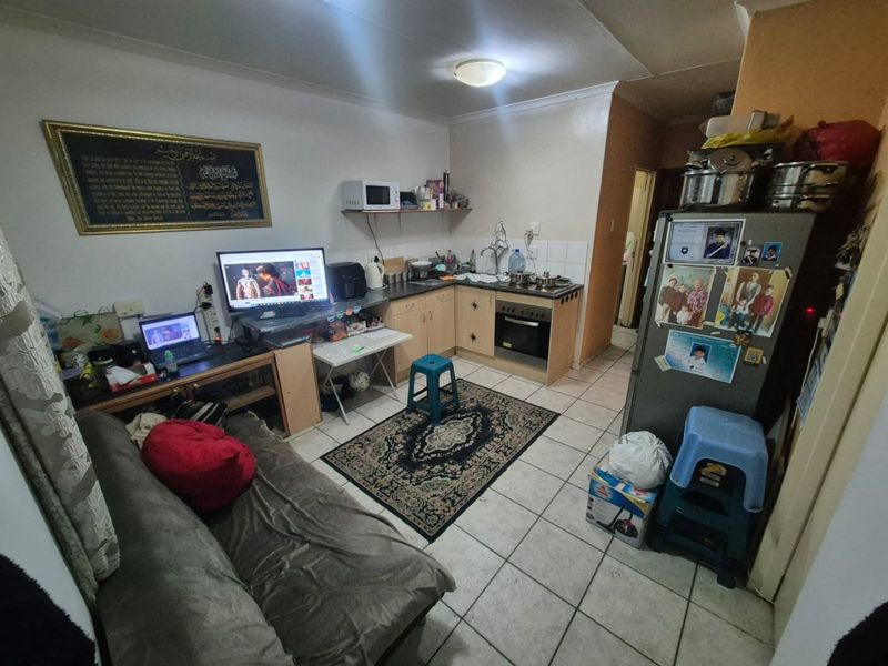 2 Bedroom Home For Sale – Pelican Park - Photo 4