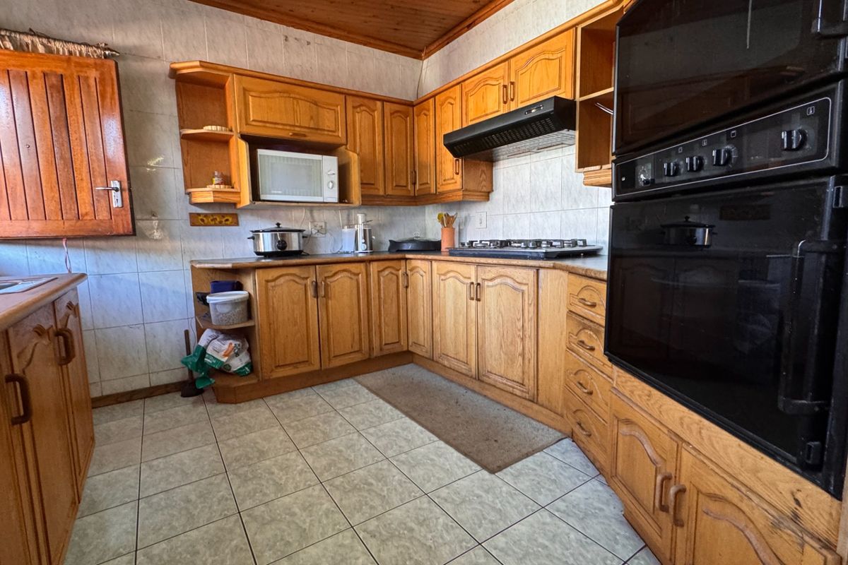 Well appointed, with exceptional value in Vanderbijlpark, SE7 - Photo 4
