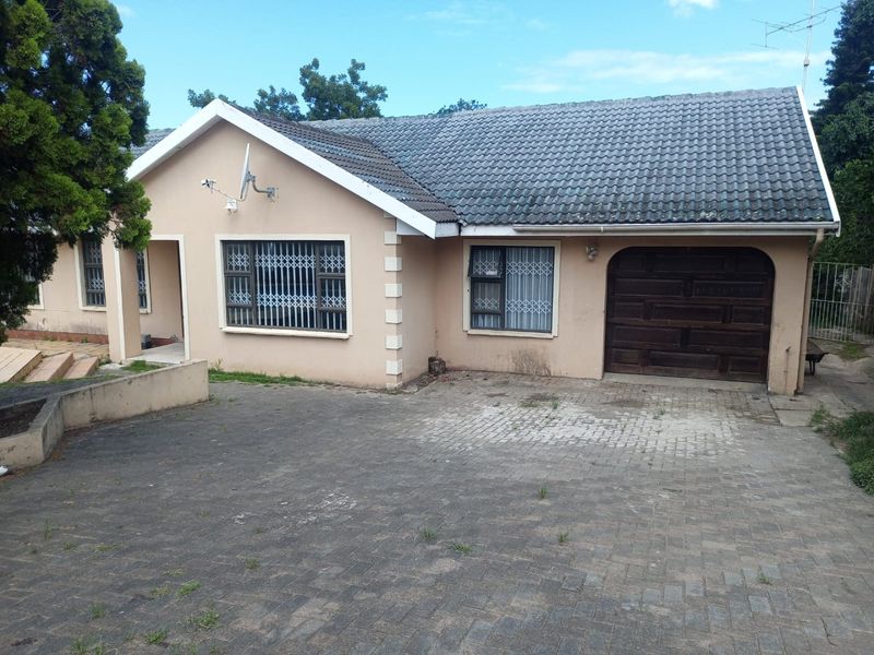 3 Bed House in Amalinda North, Amalinda for Sale - Photo 2