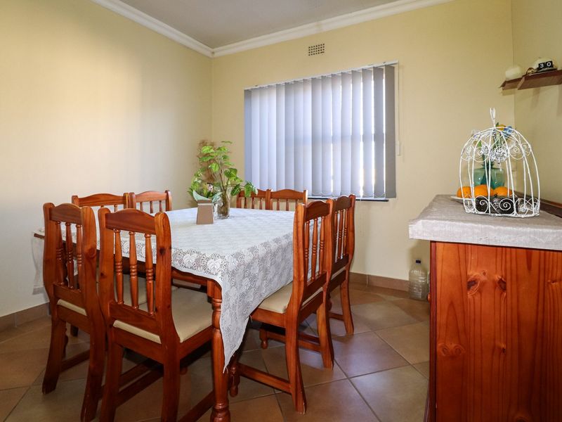 Move-In Ready with Stylish Modern Finishes! - Photo 5