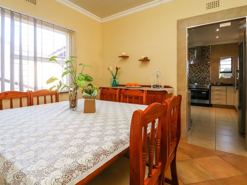 Move-In Ready with Stylish Modern Finishes! - Photo 6
