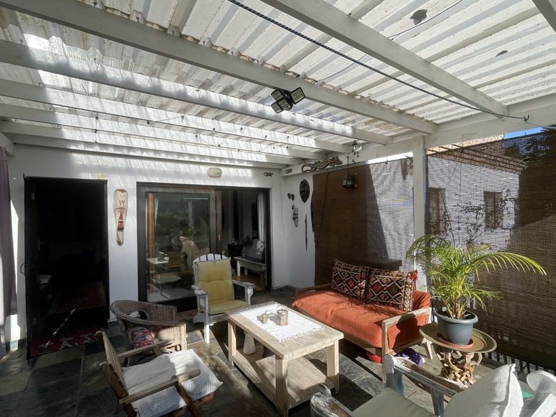 Elevated Family Home with Panoramic Views - Photo 7