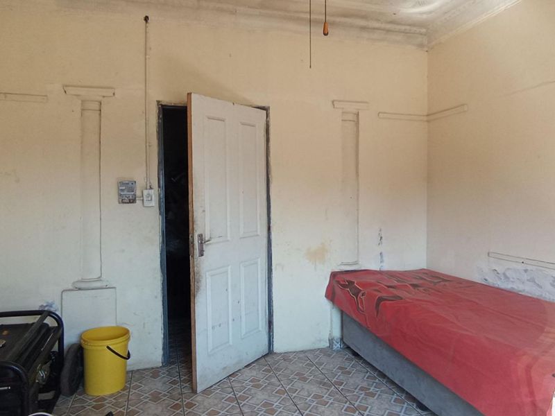Large 4-Bed Home + 2 Flatlets | Investment Opportunity - Photo 6