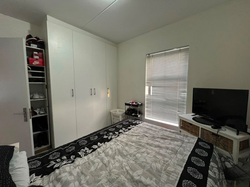 Modern 2-Bedroom Apartment in a Secure Estate in Aan de Wijnlanden  - Photo 8