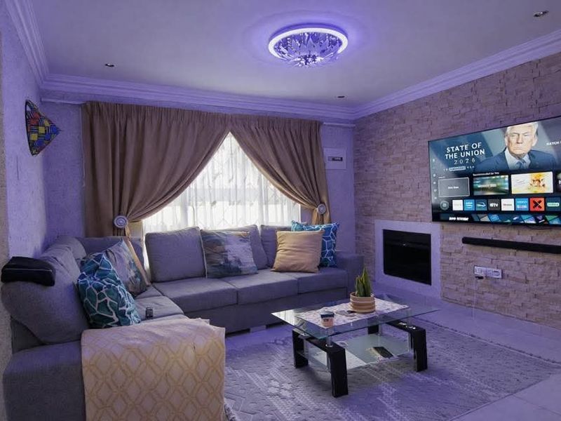Spacious 4-Bedroom Family Home To Rent in Amandasig, Akasia - Photo 8