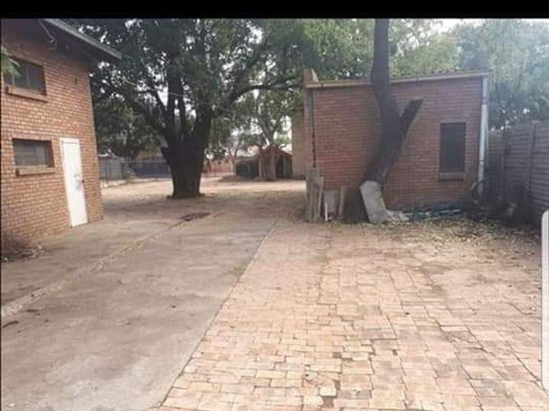 Industrial Property to Rent – Rustenburg CBD Secure Industrial Premises in an Excellent CBD Location - Photo 2