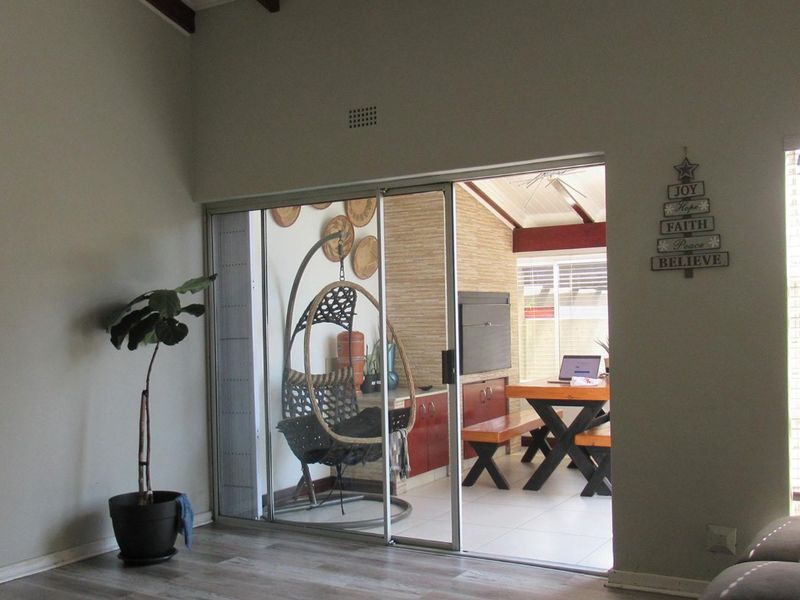 3 Bedroom Townhouse for Sale in Buccleuch - Photo 8