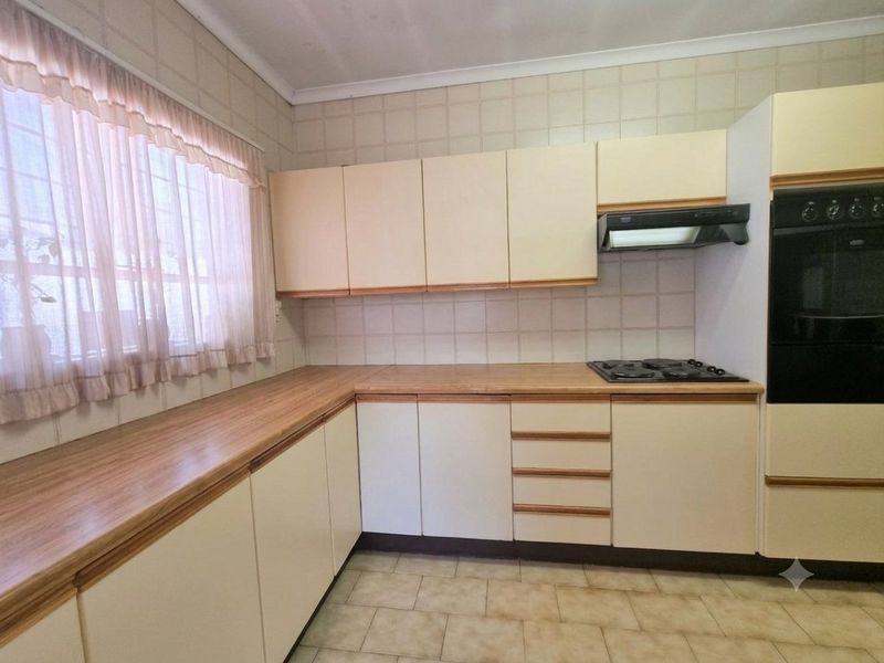 3 Bedroom Townhouse for Sale in Buccleuch - Photo 3