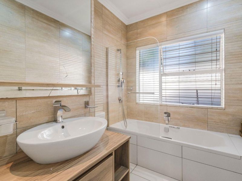 3 Bedroom Townhouse for Sale in Buccleuch - Photo 6