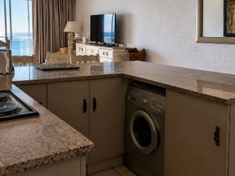 Spacious three bedroom apartment , fully furnished with large entertainment area for sale in Margate - Photo 6