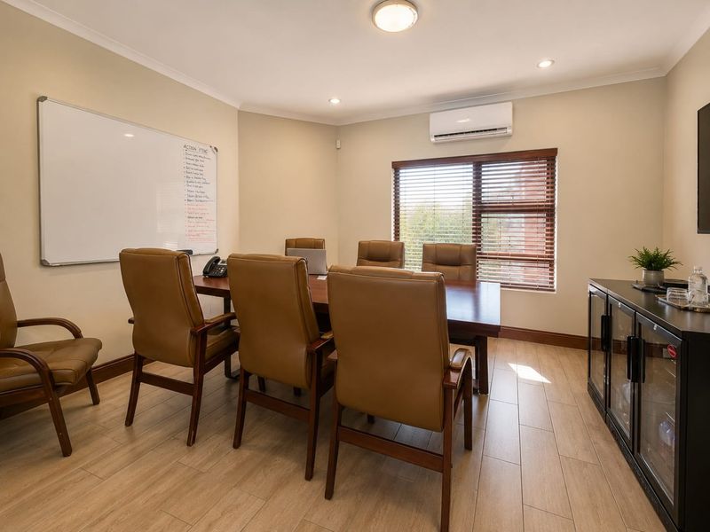Spacious Family Home with Exceptional Business Potential  - Photo 9