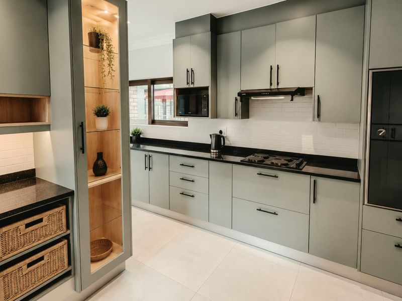 Spacious Family Home with Exceptional Business Potential  - Photo 3