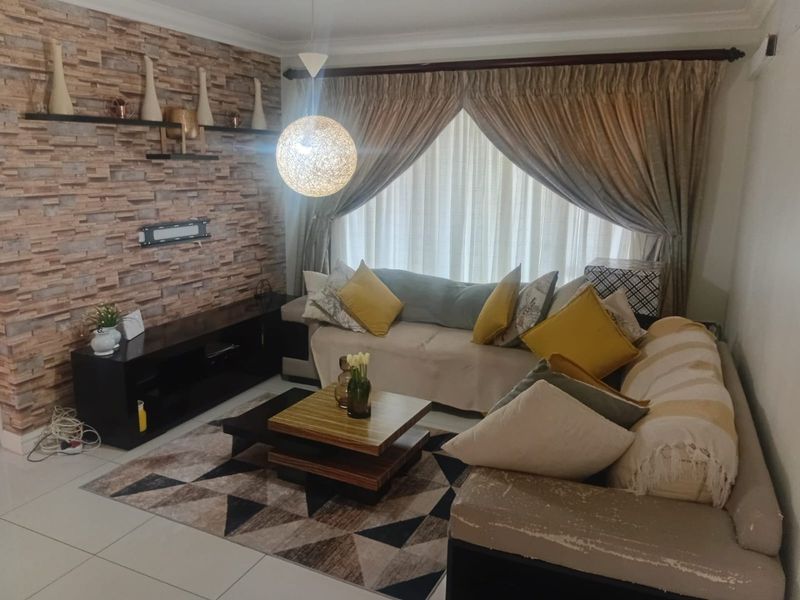 GREAT STARTER HOME APARTMENT- GROUND FLOOR UNIT - Photo 4