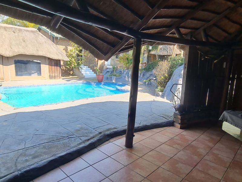 Exceptional Investment Opportunity | Luxury Home with Income Potential in Heuweloord - Photo 9