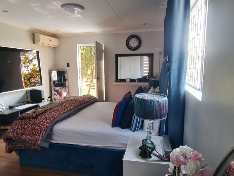Exceptional Investment Opportunity | Luxury Home with Income Potential in Heuweloord - Photo 7