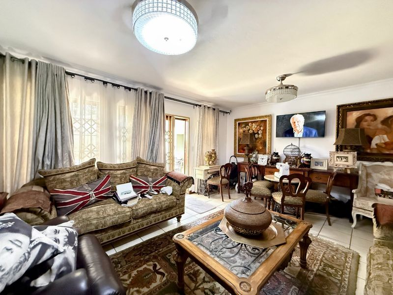 Spacious & Secure Retirement Living in Sought-After Olive Crescent Retirement Village  - Photo 4
