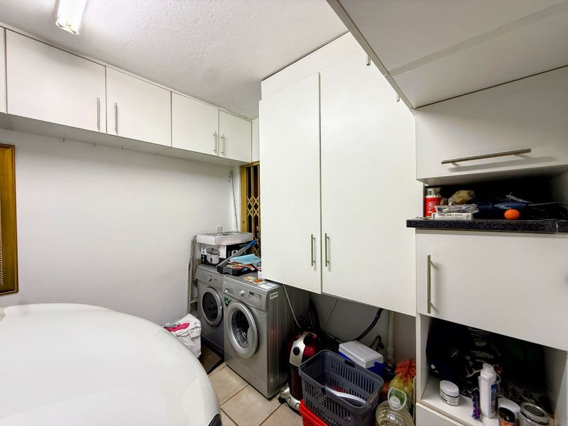 Spacious & Secure Retirement Living in Sought-After Olive Crescent Retirement Village  - Photo 8