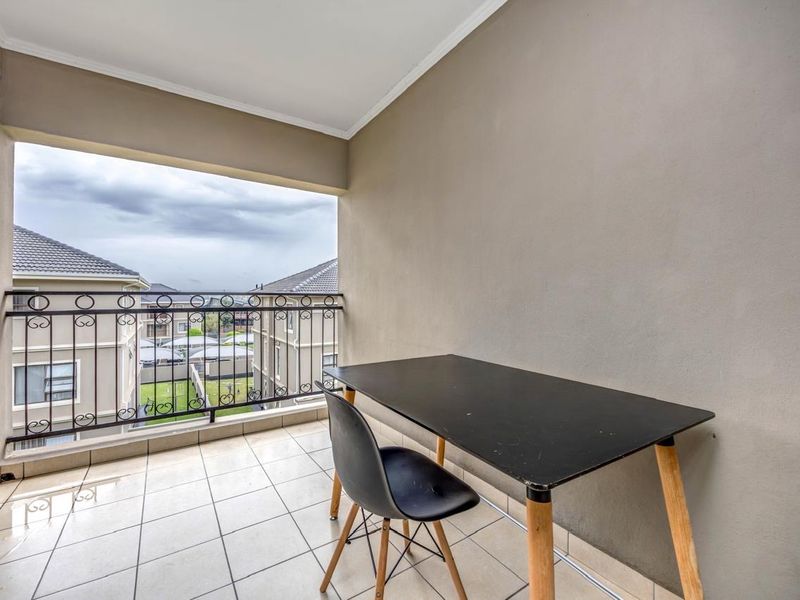 Fully Furnished 1 Bedroom Apartment To Rent In Fourways. - Photo 10