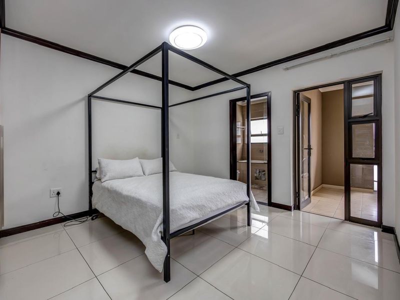 Fully Furnished 1 Bedroom Apartment To Rent In Fourways. - Photo 8