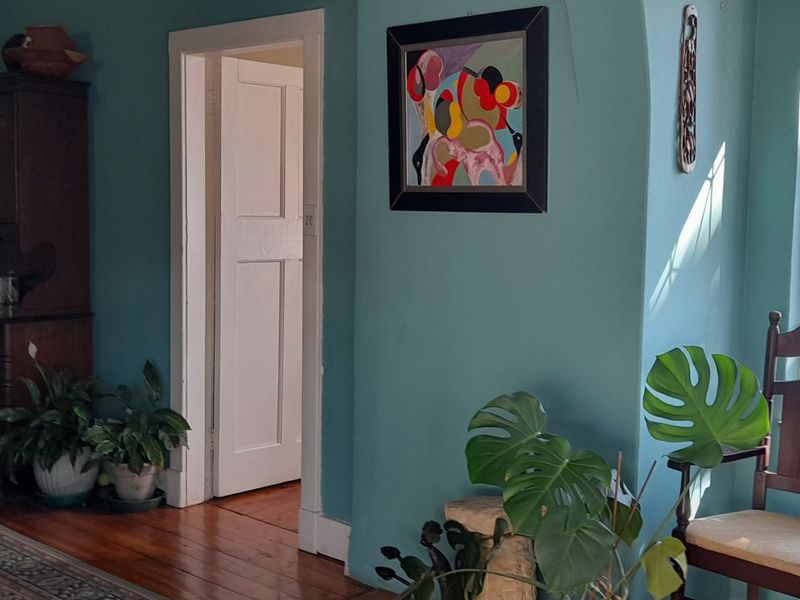 Kensington home ...Live comfortably. Earn monthly rental income. Invest wisely. - Photo 2