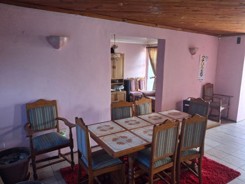 SPACIOUS 3 BEDROOM FAMILY HOME FOR SALE - Photo 5