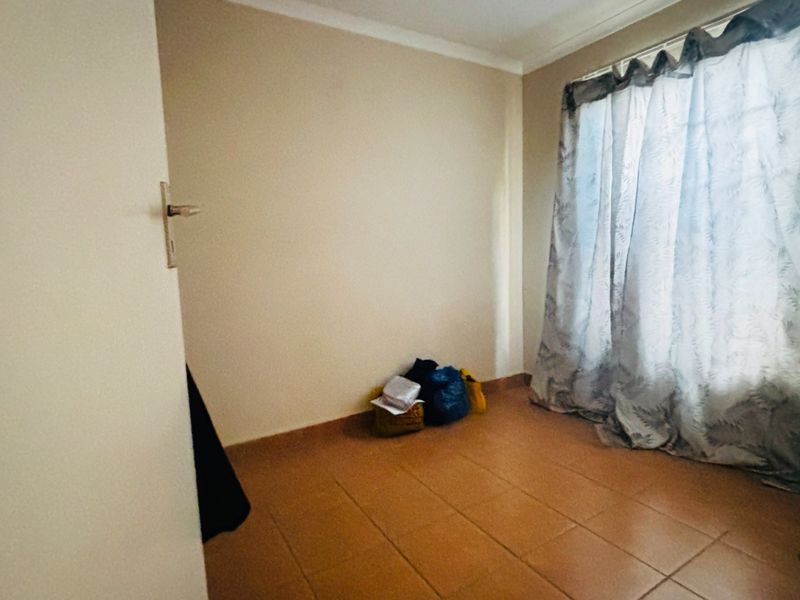 Charming 2 Bed Home in Sky City, Safe & Pet Friendly - Photo 10