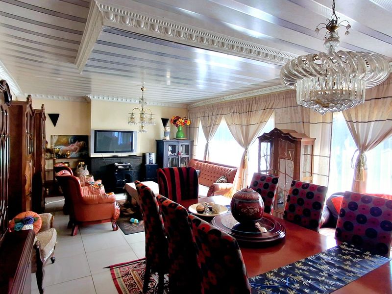 Perfect Location | Excellent Investment Opportunity | 4-Bedroom Family Home - Photo 3
