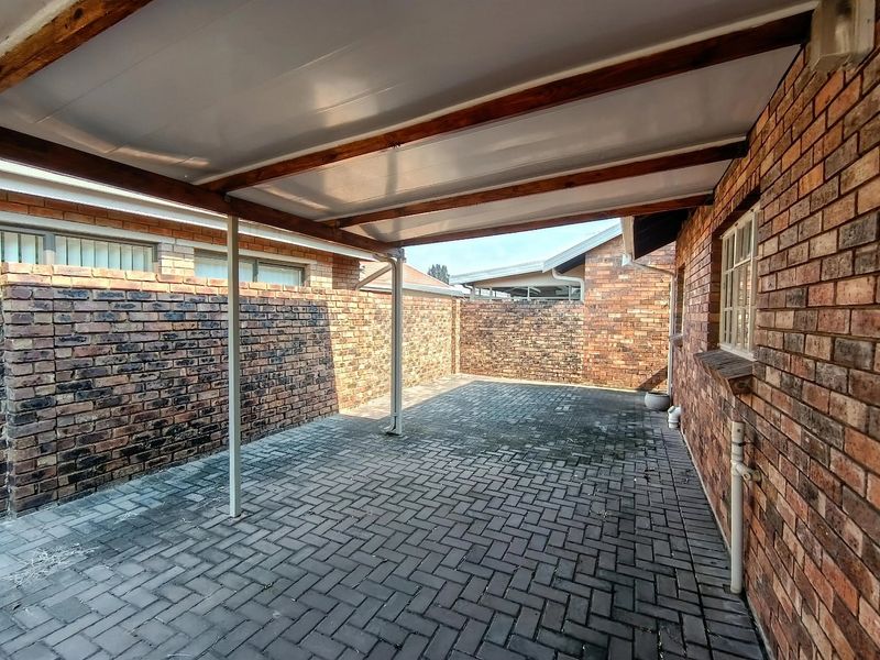 Secure Retirement Living with Frail-care facilities - Photo 10