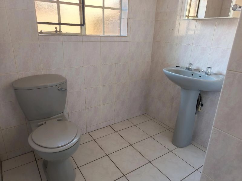 Secure Retirement Living with Frail-care facilities - Photo 8