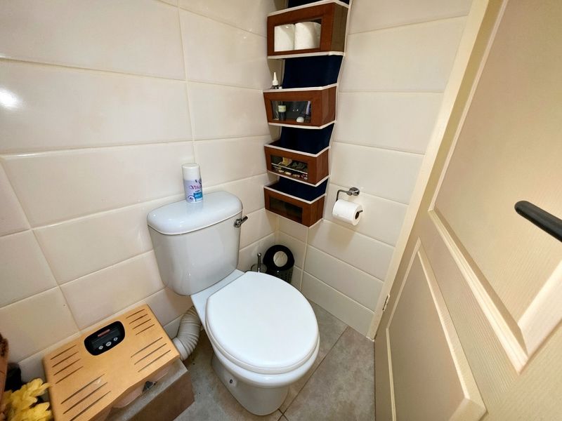 Prime Home Opportunity: Immaculate 3-Bedroom Apartment in Olive Park - Photo 9