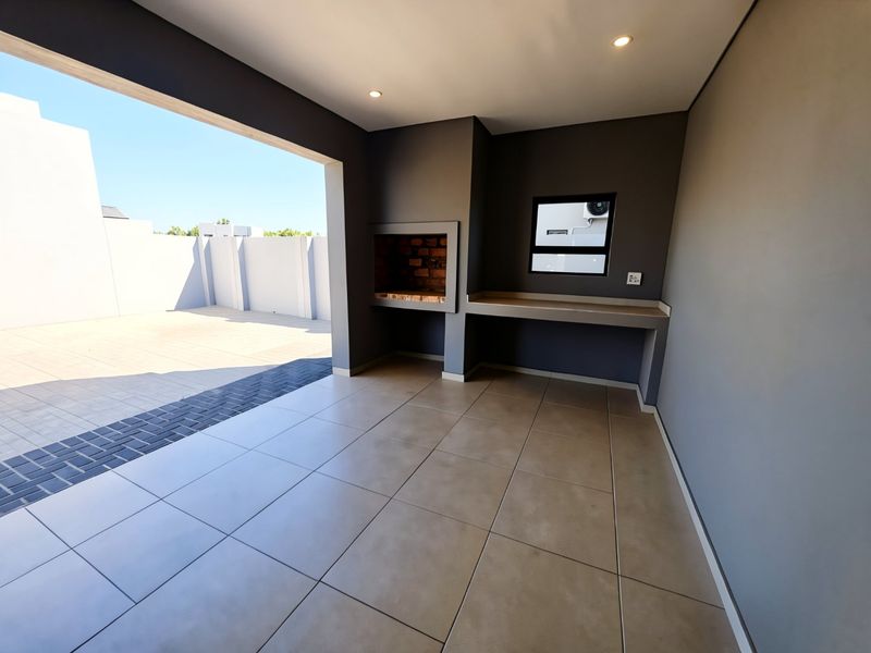 READY TO MOVE IN: STUNNING NEW DOUBLE-STOREY HOME IN SANDOWN - Photo 10