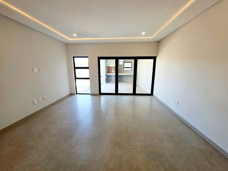READY TO MOVE IN: STUNNING NEW DOUBLE-STOREY HOME IN SANDOWN - Photo 7