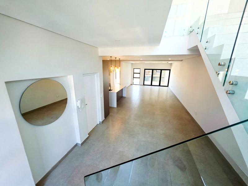 MOVE-IN READY: ELEGANT DOUBLE-STOREY NEW BUILD IN SANDOWN - Photo 10