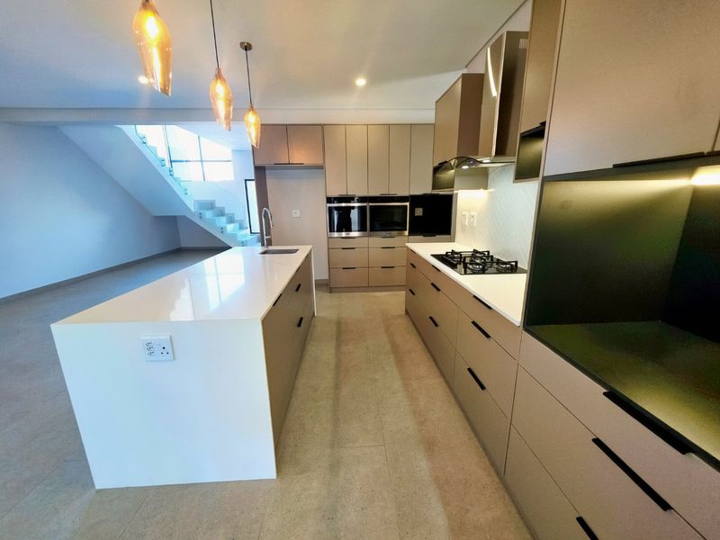 MOVE-IN READY: ELEGANT DOUBLE-STOREY NEW BUILD IN SANDOWN - Photo 6