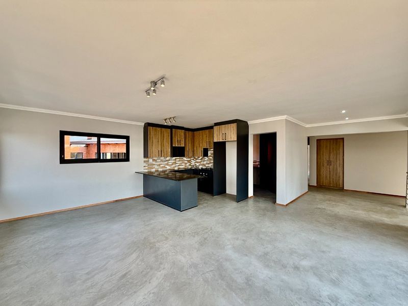Brand-New 3 Bedroom Home for Sale in Magalies Golf Estate - Photo 2