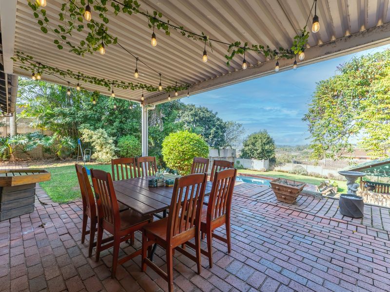 Spacious Family Home with Self Contained Flatlet on a Large 1,461m2 Stand! - Photo 6