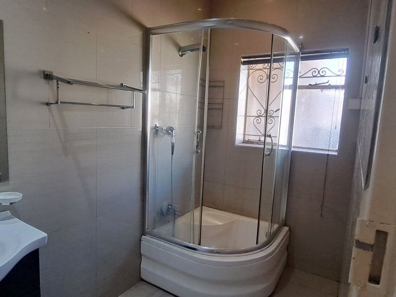 Charming 1-Bedroom Cottage to Rent in a Prime Edenvale Location - Photo 9
