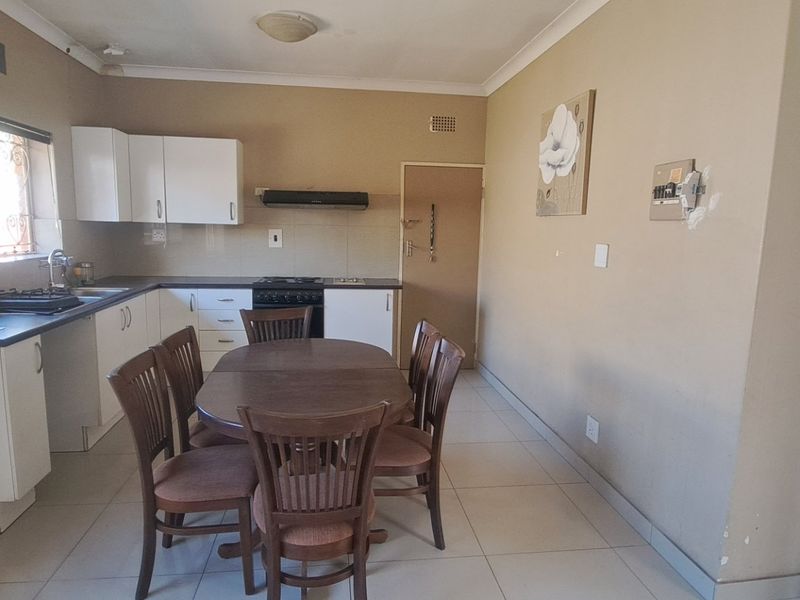 Charming 1-Bedroom Cottage to Rent in a Prime Edenvale Location - Photo 3