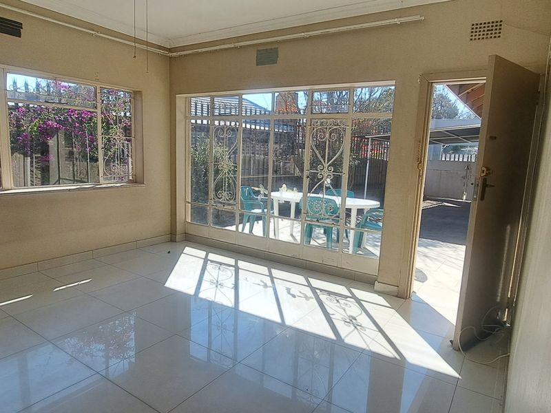 Charming 1-Bedroom Cottage to Rent in a Prime Edenvale Location - Photo 2