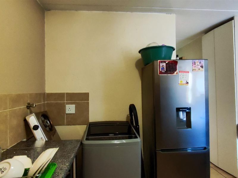 Charming 2-Bed, 1-Bath Ground Floor Apartment in Pebble Falls - Photo 4
