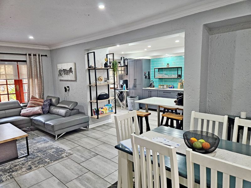 Stunning 3-Bedroom Duplex for Sale in Blue Gill Estate - Photo 5