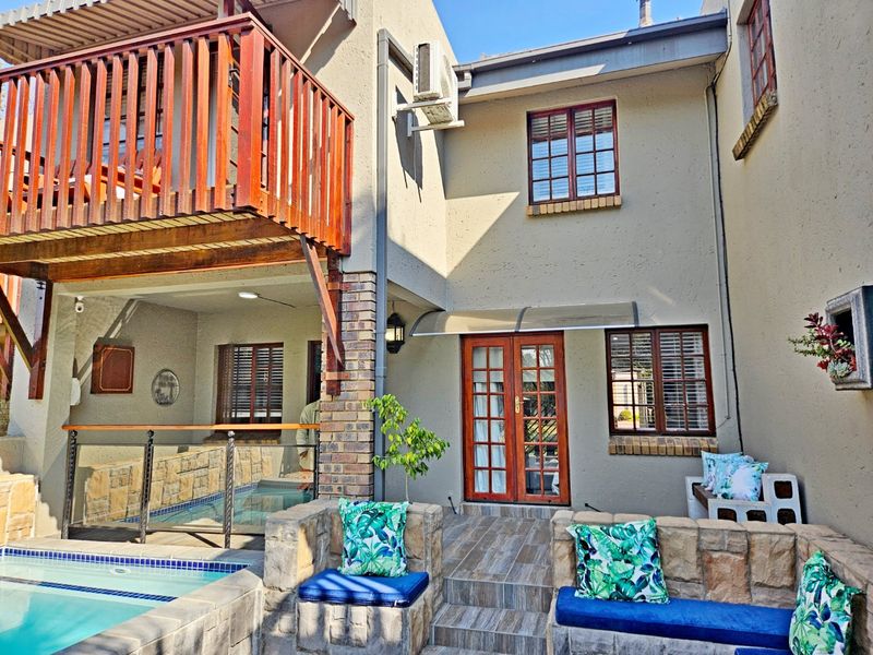 Stunning 3-Bedroom Duplex for Sale in Blue Gill Estate - Photo 1