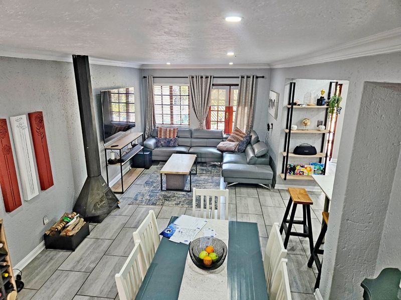 Stunning 3-Bedroom Duplex for Sale in Blue Gill Estate - Photo 7