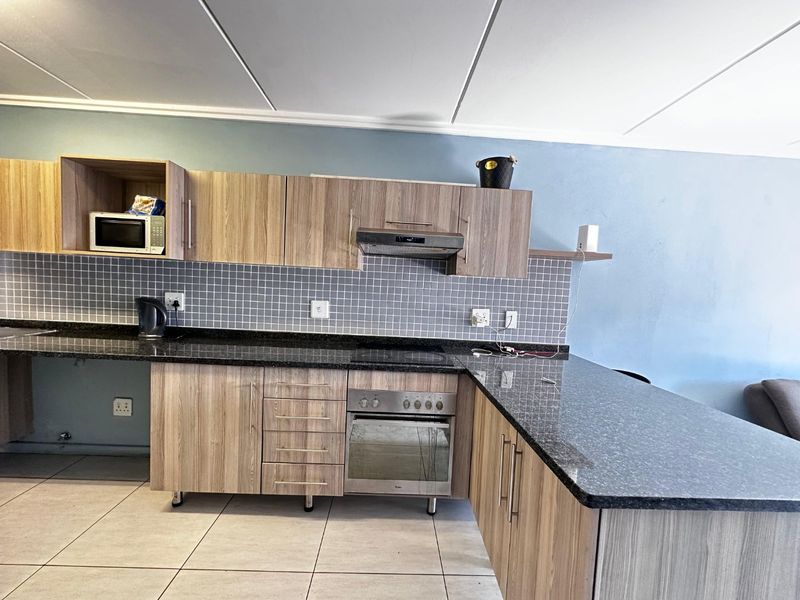 Spacious 2-Bedroom and 2-Bathroom Apartment available for rental - Photo 1