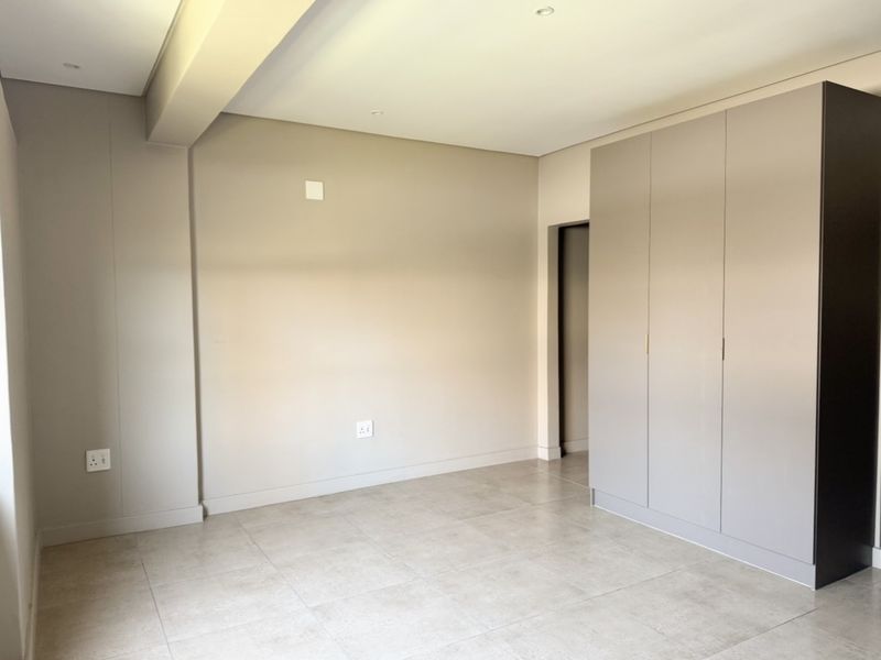 Discounted luxury studio apartment at BlackBrick Sandton 2 - Photo 4