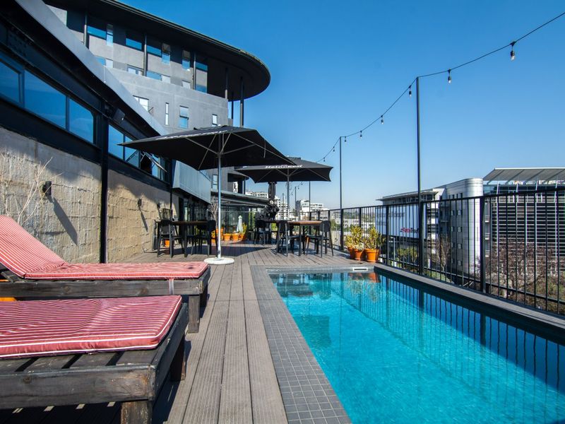 Discounted luxury studio apartment at BlackBrick Sandton 2 - Photo 1