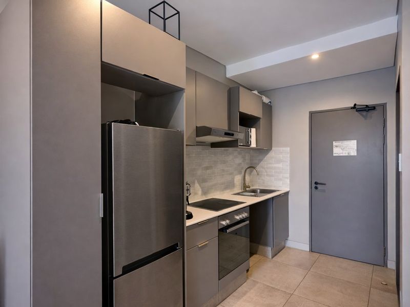 Discounted 1-bedroom luxury apartment at BlackBrick Sandton 2 - Photo 3