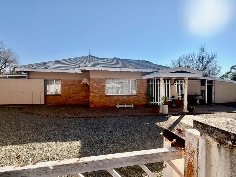 Investment Property with Five Income-Generating Rental Units - Photo 1
